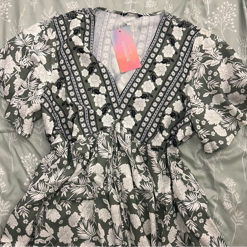 BloomChic Green and White Floral Dress